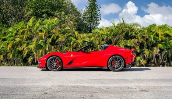 Ferrari 812 Competizione(6)