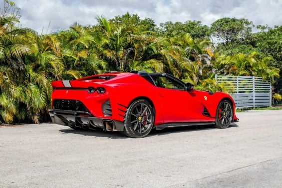 Ferrari 812 Competizione(7)