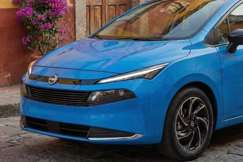 new nissan versa (1)