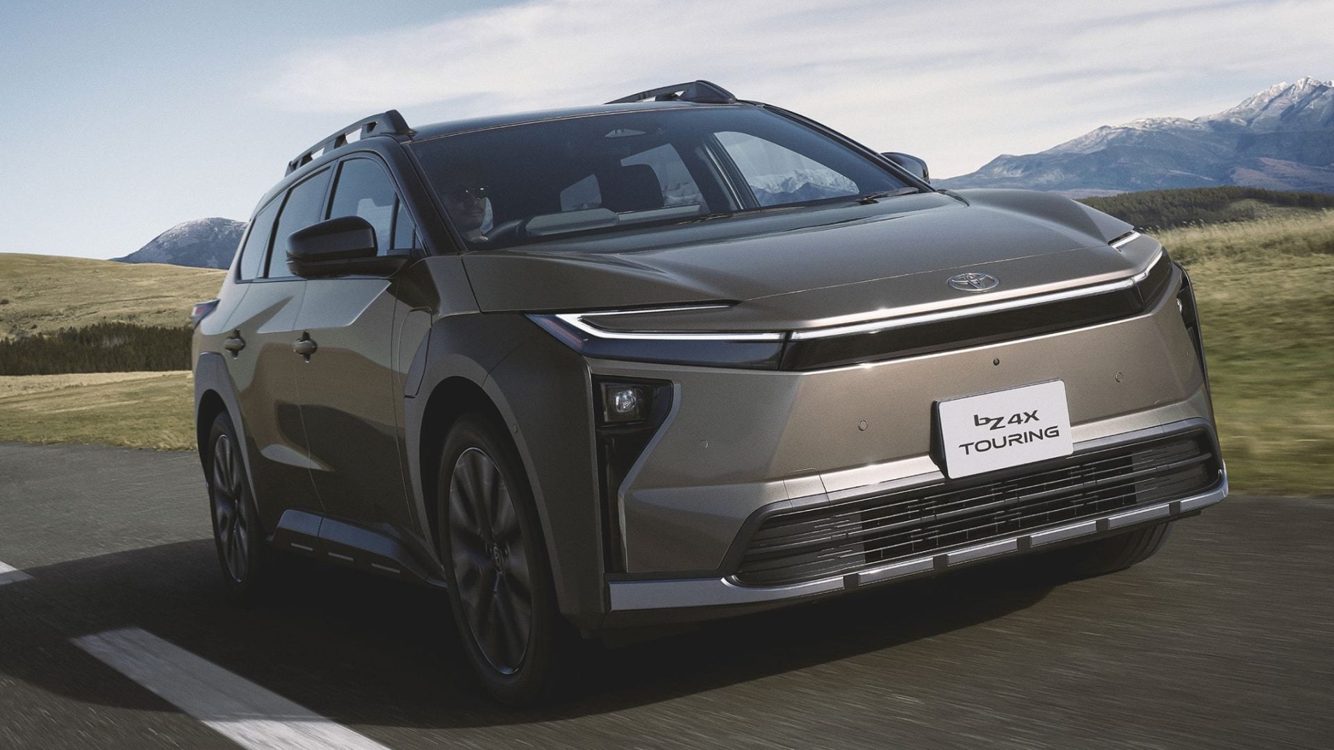 001 bZ4X Touring