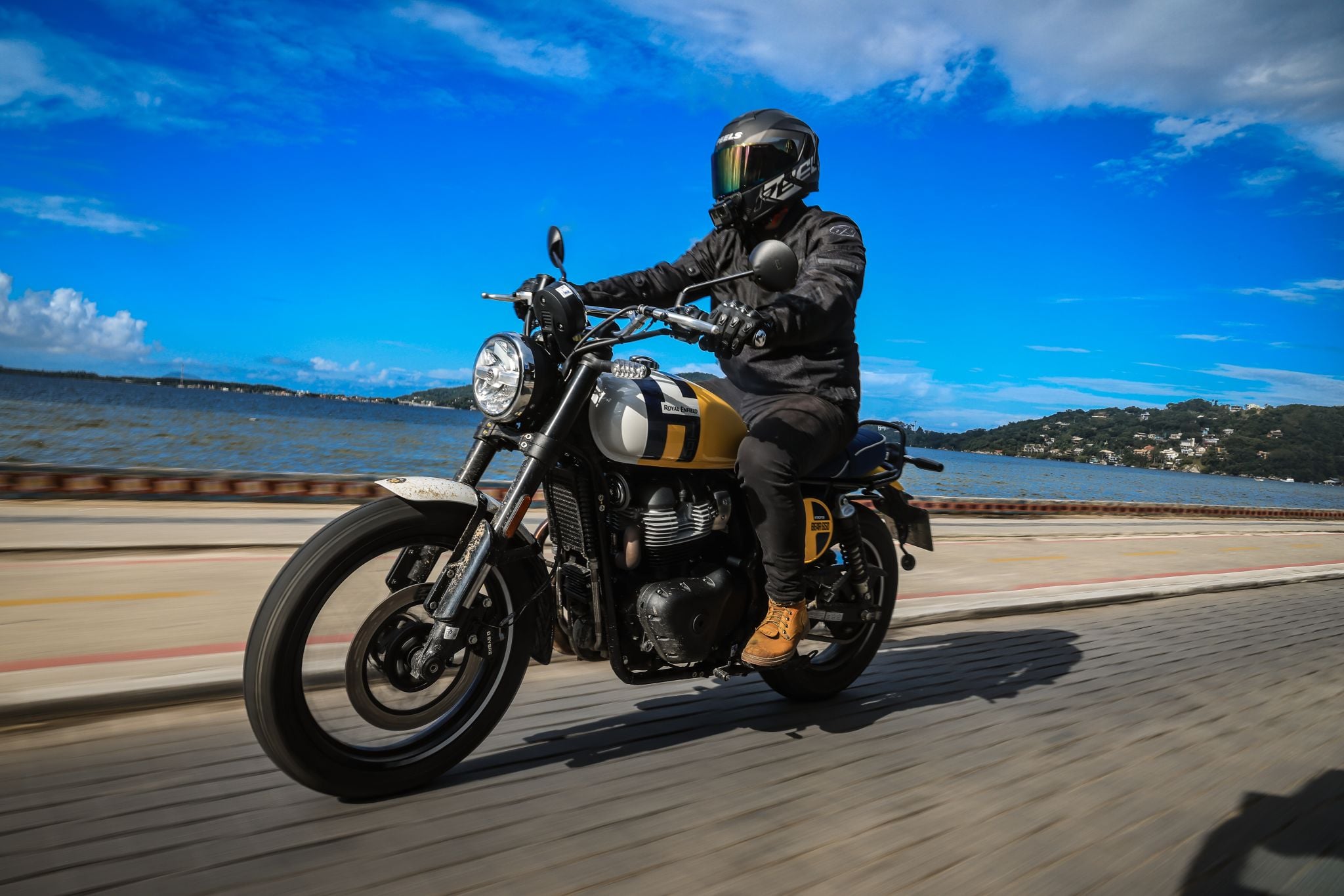 Royal Enfield Bear 650 Lucas (24)