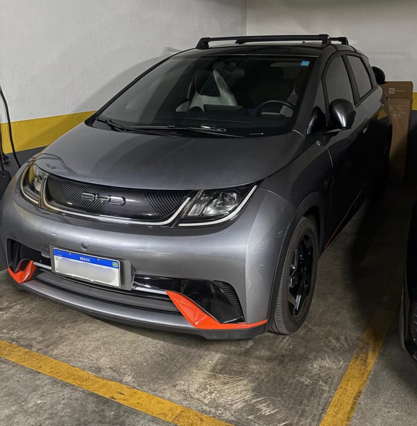 BYD Dolphin com pane Geral na garagem Sebastião Adilson Malheiros