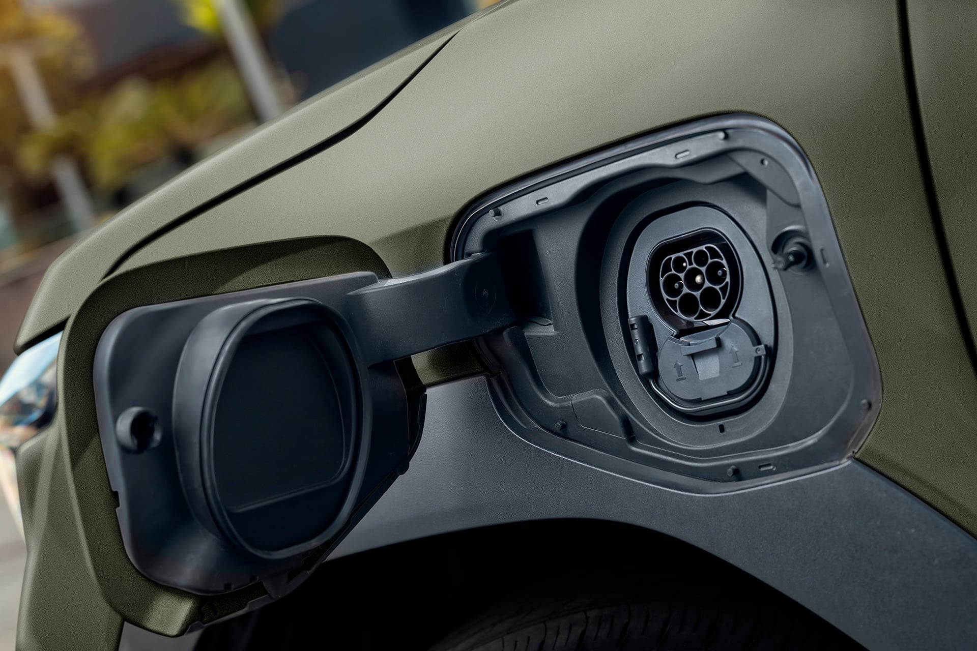 Suzuki E Vitara 2026 Verde Brisa bocal de carregamento