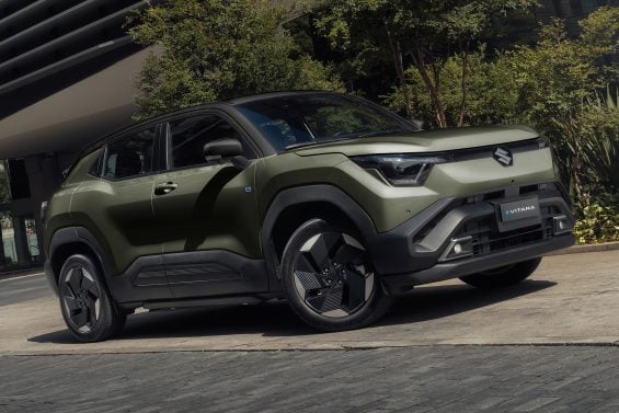 Suzuki E Vitara 2026 Verde Brisa frente parado