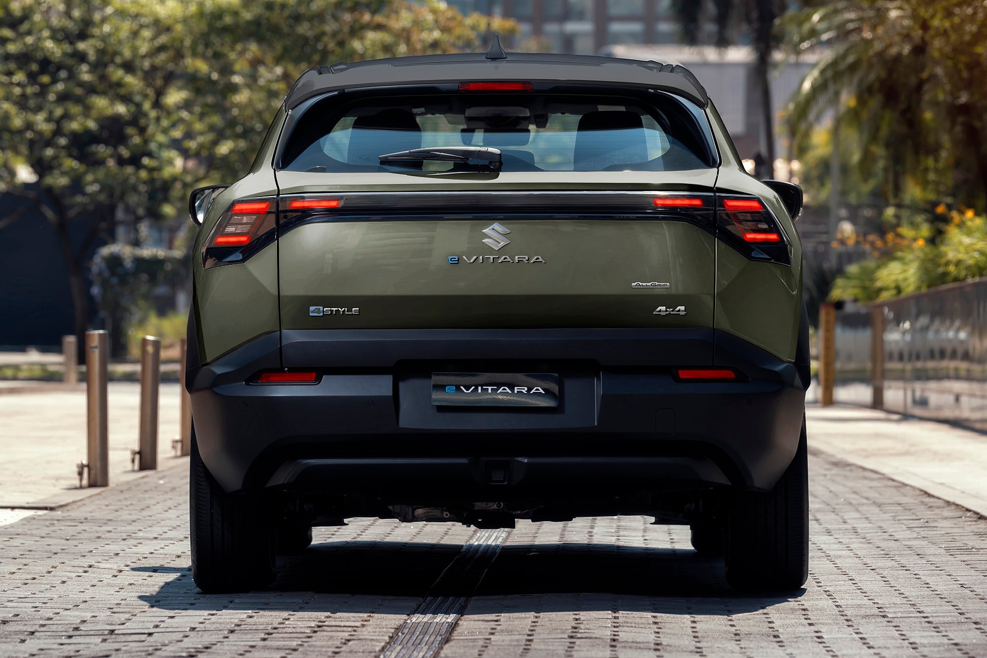 Suzuki E Vitara 2026 Verde Brisa traseira parado (2)