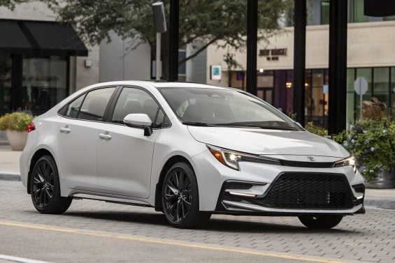 toyota corolla xse sedan 29