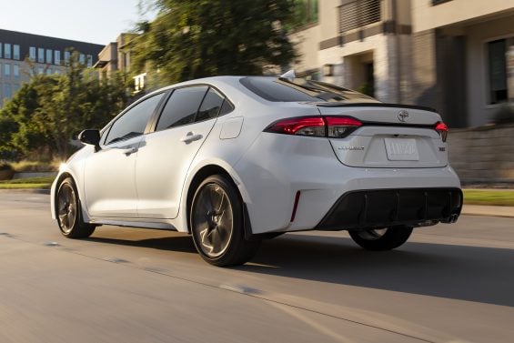 toyota corolla xse sedan 7