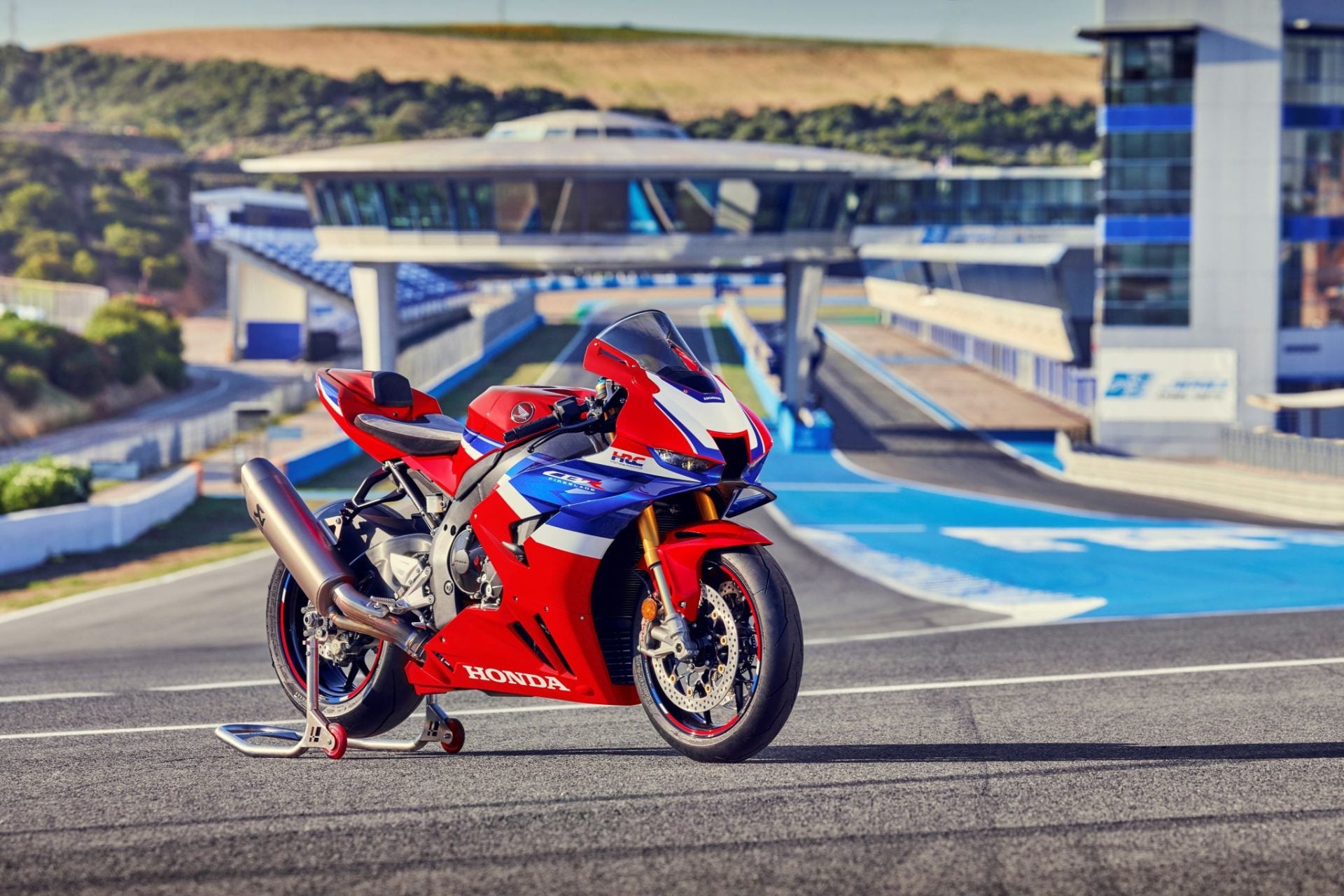 honda-cbr1000rr-r-fireblade-sp-2026-14-1920x1280.jpeg