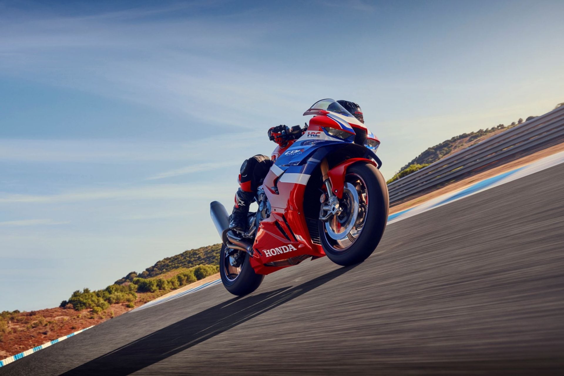 honda-cbr1000rr-r-fireblade-sp-2026-4-1920x1280.jpeg