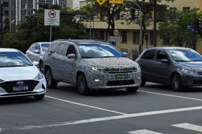 Jeep Commander híbrido 48v flagra frente