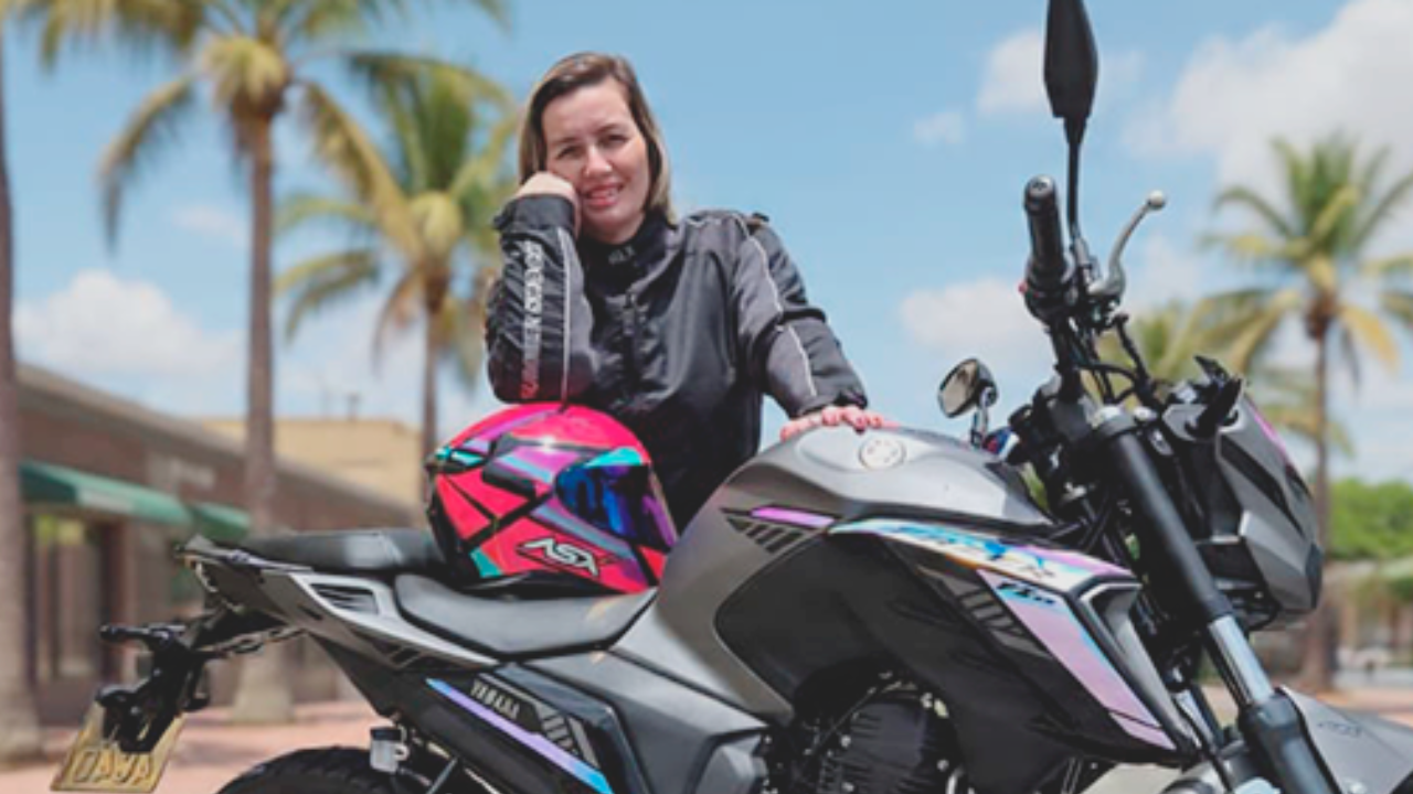 Mulheres impulsionam o aquecido mercado de motos no Brasil