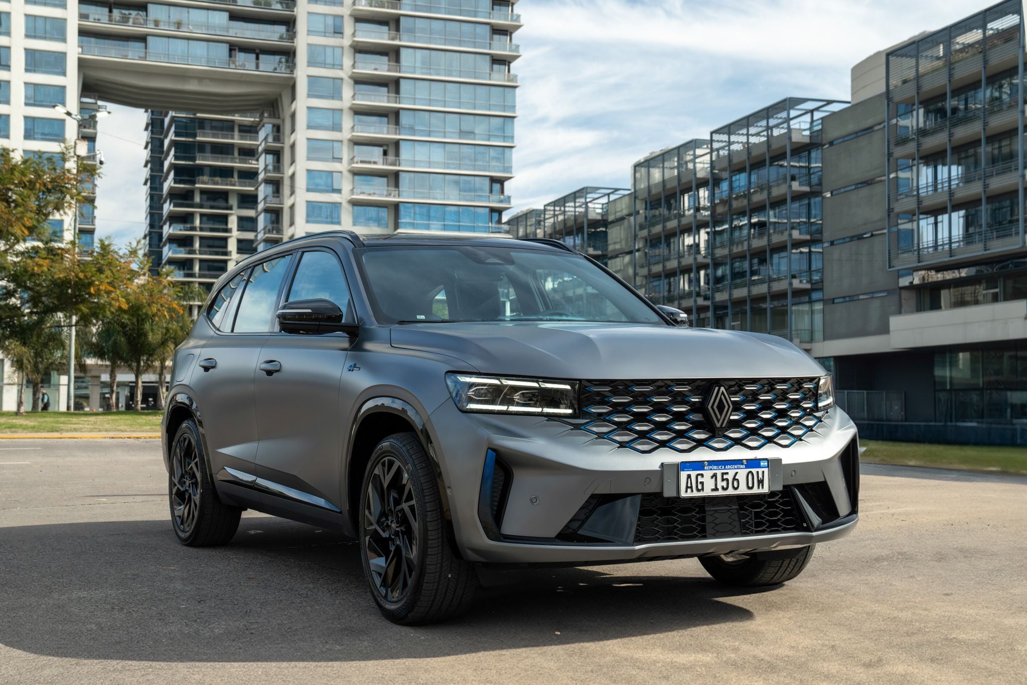 Renault Koleos é SUV híbrido que impressiona, mas ‘precisa’ de preço