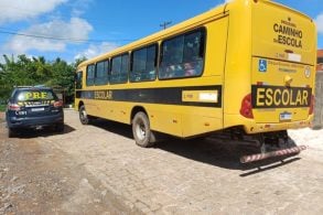 PRF apreende onibus da frota do programa federal caminho da escola