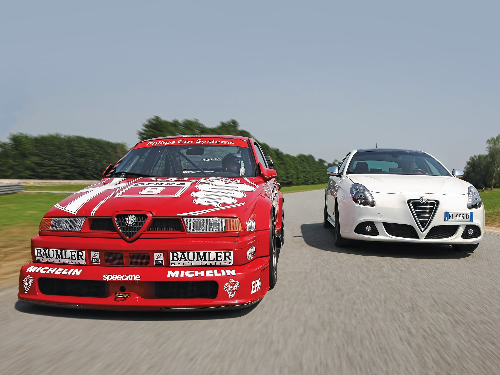 ALFA ROMEO V6 DTM VERMELHA LARINA EM MOVIMENTO