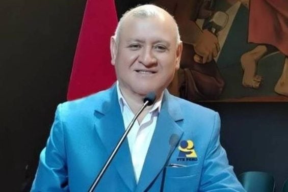 Candidato à presidência do Peru morre em acidente de trânsito durante campanha Candidato à presidência do Peru morre em acidente de trânsito durante campanha