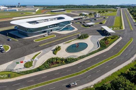 BYD investe R$ 300 milhões para criar centro de tecnologia e exportação no Brasil (1) BYD investe R$ 300 milhões para criar centro de tecnologia e exportação no Brasil (1)