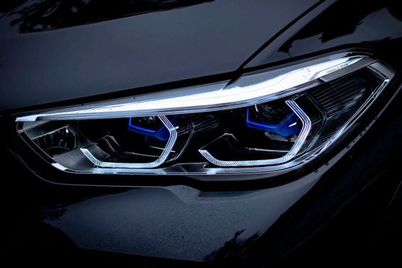 farol a laser do carro x5 m50d