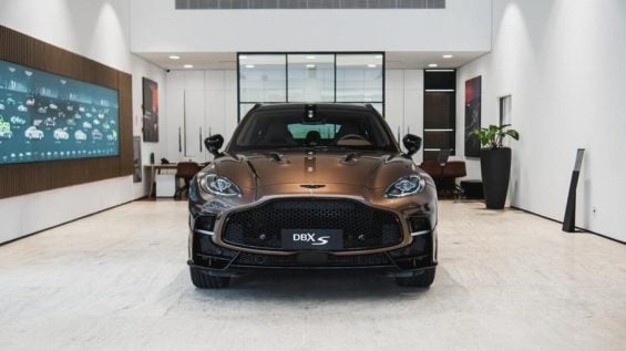 Aston Martin DBX S desembarca no Brasil com preço de R$ 3 6 milhões (4)