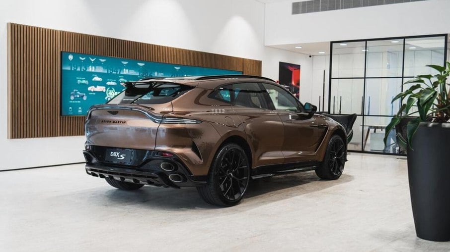 Aston Martin DBX S desembarca no Brasil com preço de R$ 3 6 milhões (5)