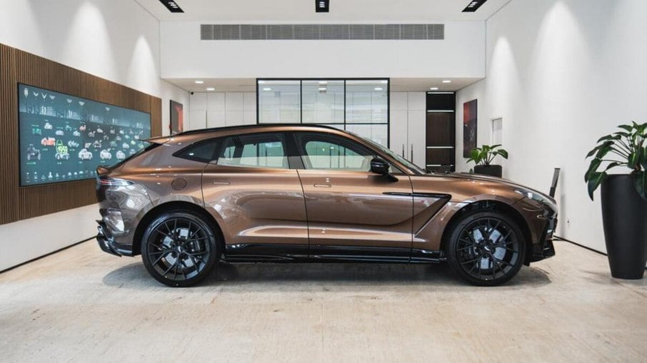 Aston Martin DBX S desembarca no Brasil com preço de R$ 3 6 milhões (7)