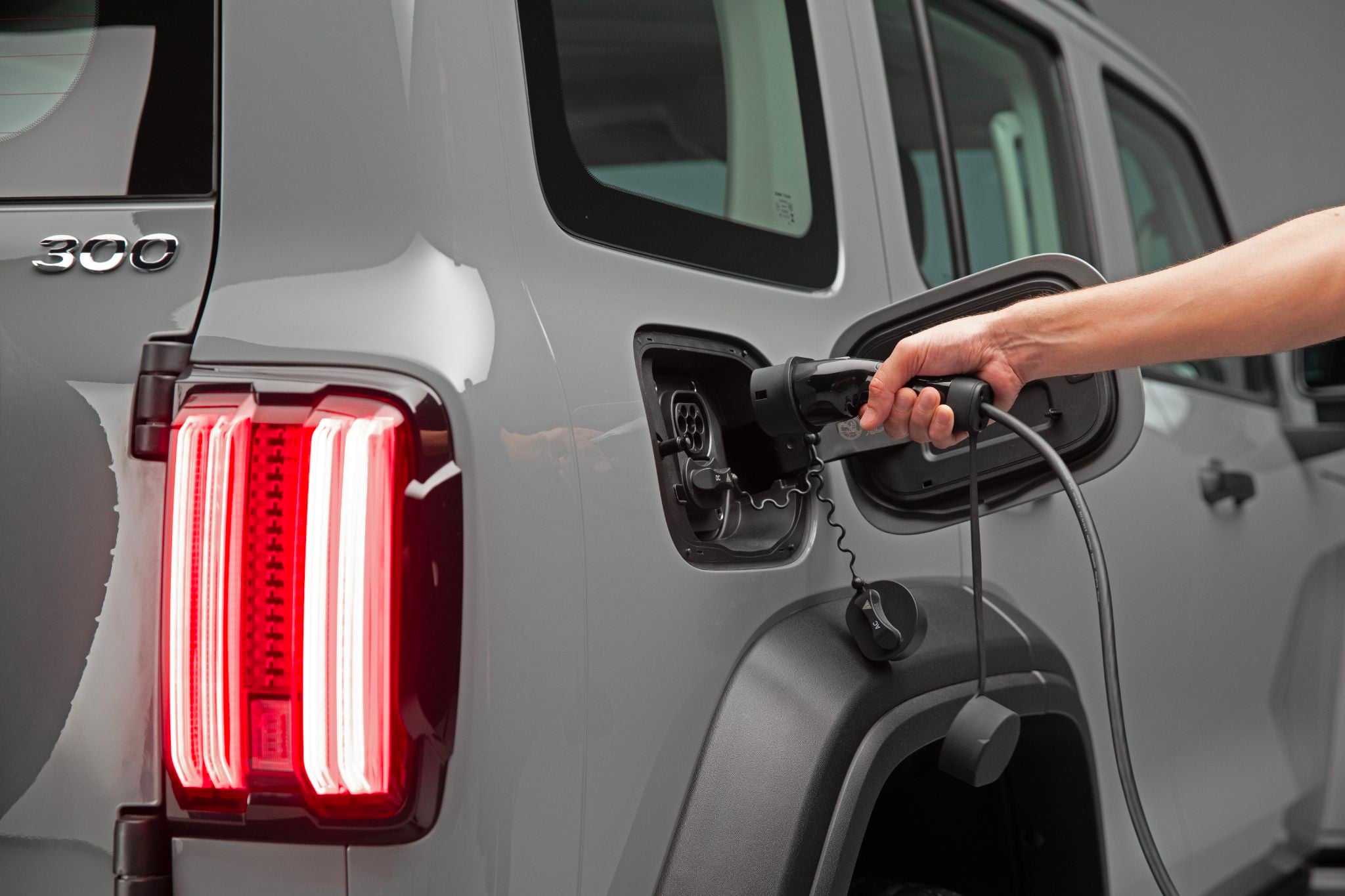 gwm tank 300 recarregando tomada