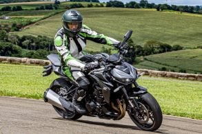 Kawasaki lança Z1100 no Brasil