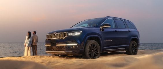 Jeep Commander Overland Hurricane azul frente emirados árabes