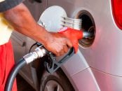 bomba de combustivel gasolina etanol diesel frentista posto de combustivel abastecer shutterstock 2