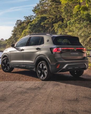 volkswagen t cross 250 tsi extreme cinza oliver fosco traseira parado IG
