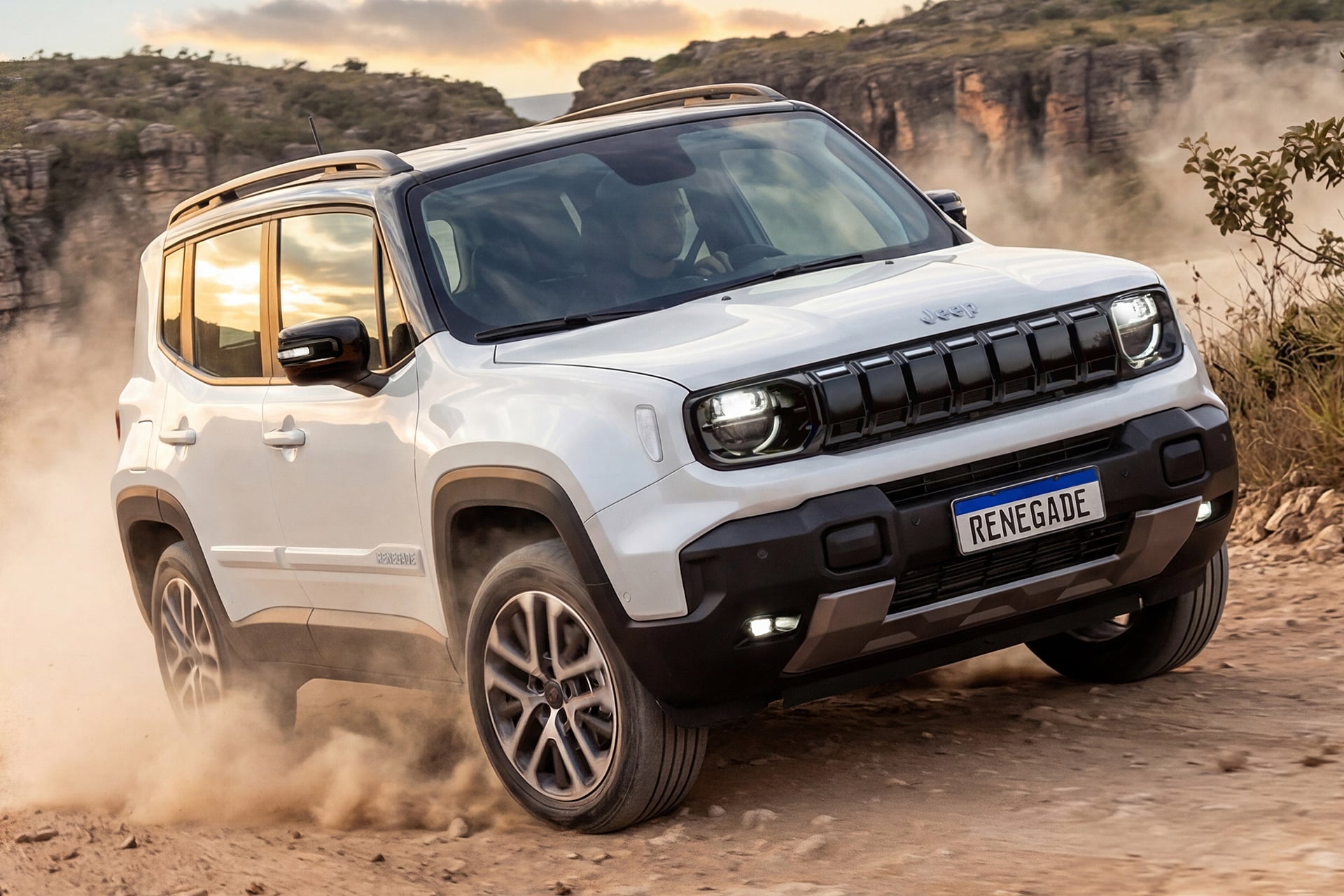 Jeep Renegade Sahara MY27 005