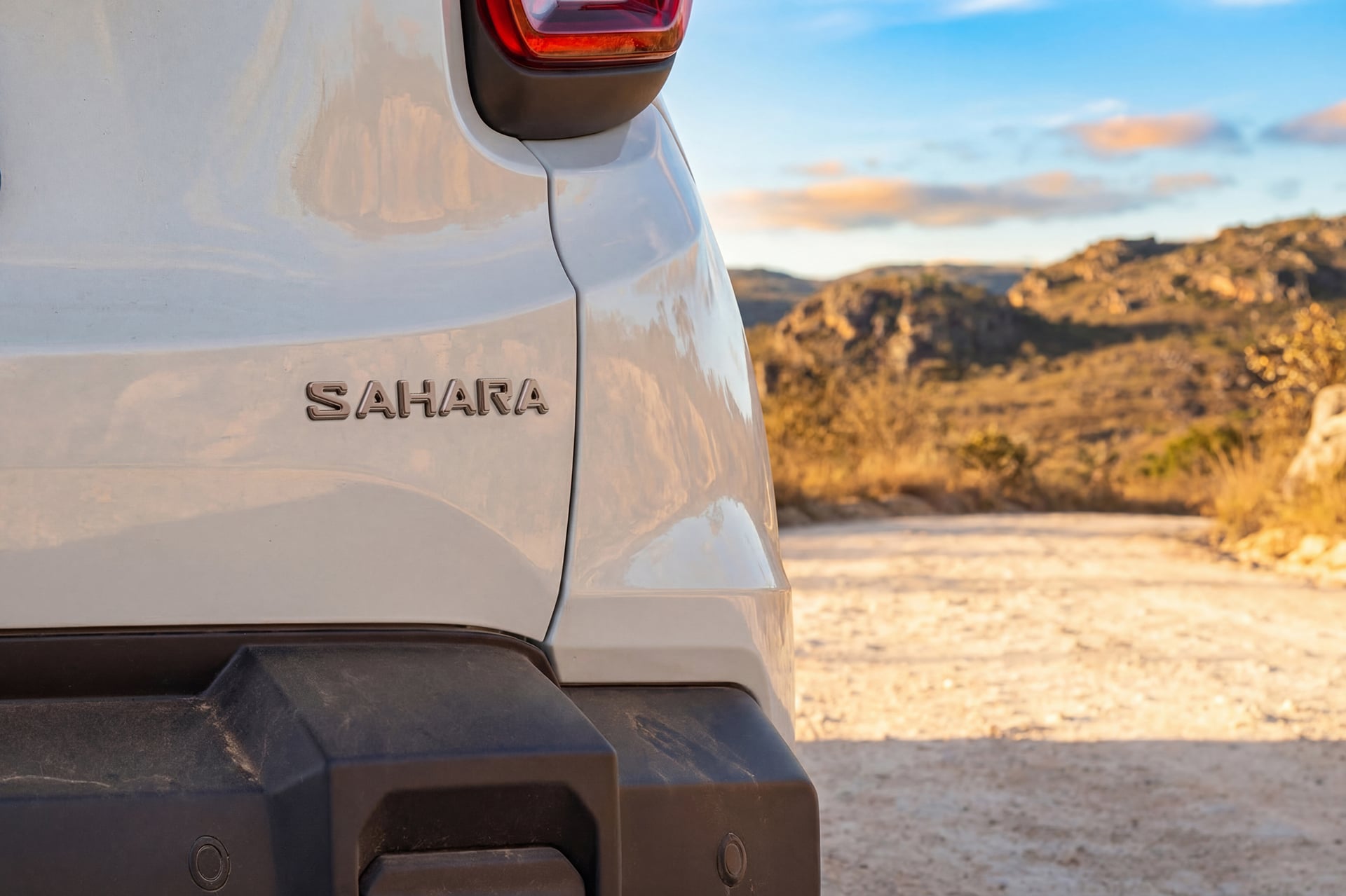 Jeep Renegade Sahara MY27 010