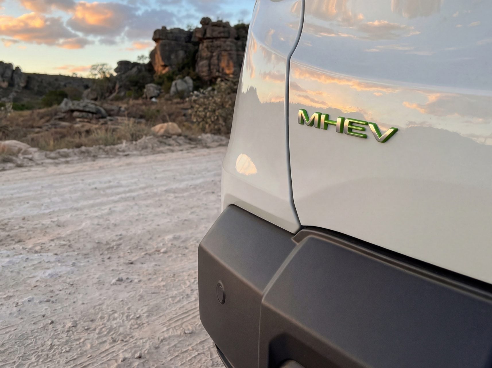 Jeep Renegade Sahara MY27 012