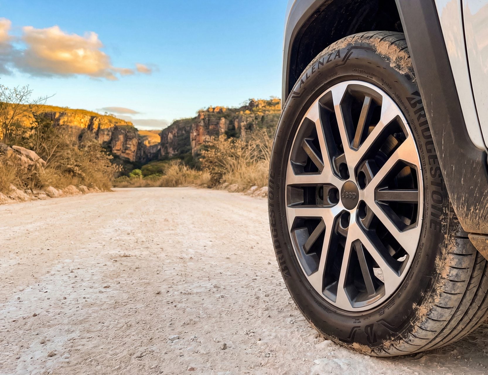 Jeep Renegade Sahara MY27 013