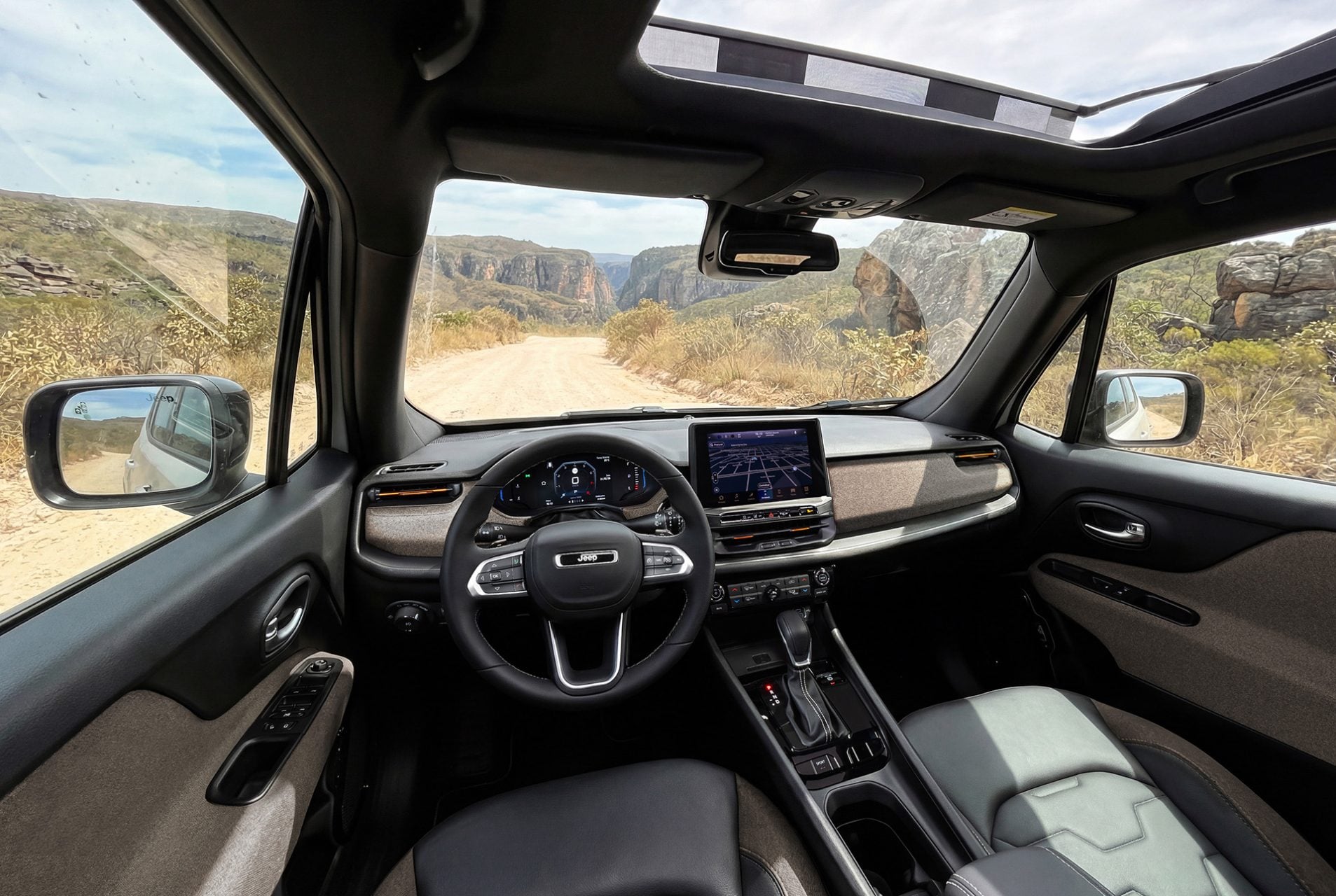 Jeep Renegade Sahara MY27 018