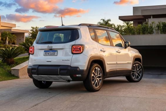 Jeep Renegade Sahara MY27 021