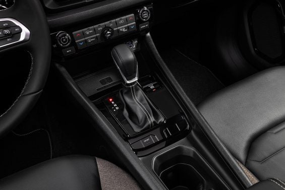 Jeep Renegade Sahara MY27 033