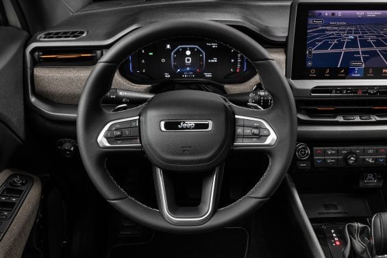 Jeep Renegade Sahara MY27 036