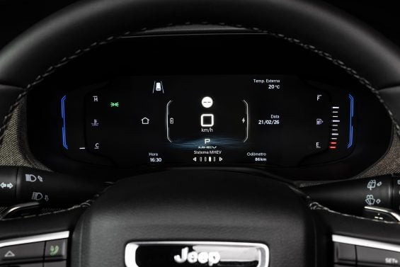 Jeep Renegade Sahara MY27 038