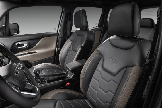 Jeep Renegade Sahara MY27 040