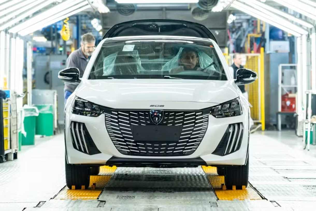 O impacto da crise: por que a Peugeot vai cortar a produção de seus principais carros?