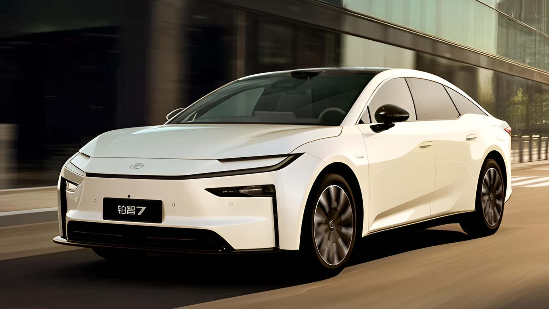 Toyota bZ7 é um ‘Super Corolla’ elétrico por R$ 115 mil; vendas chegam a 3.000 em uma hora de lançamento