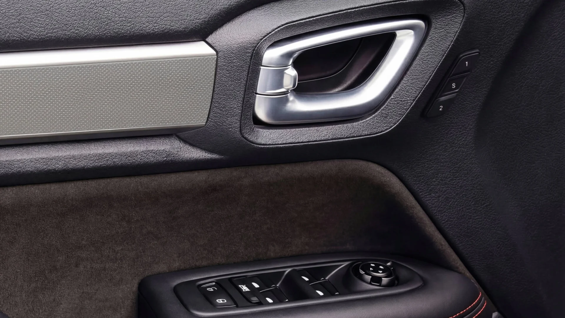 002 RamRampageMemorySeat