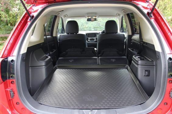 mitsubishi outlander phev 769