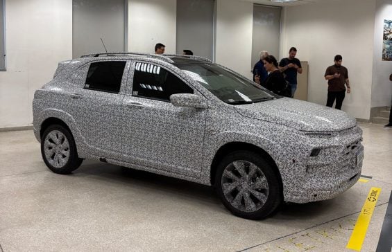 Chevrolet Sonic com camuflagens lateral Marcelo Jabulas