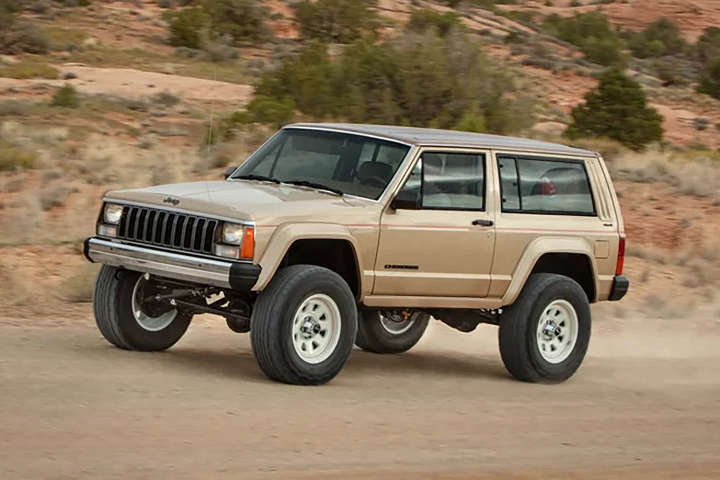 O segredo da Jeep: por que a marca decidiu restaurar um Cherokee de 40 anos?