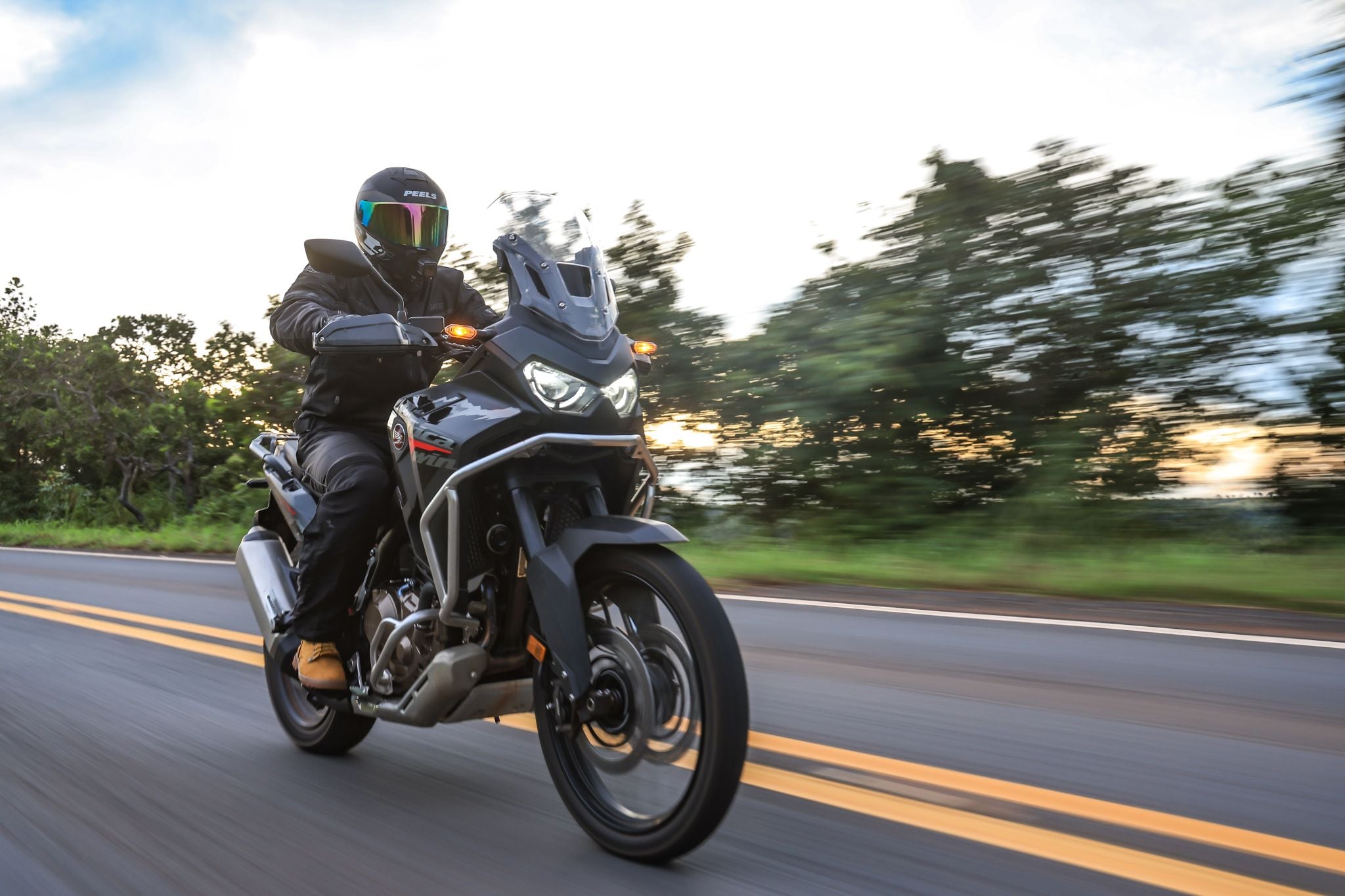 Honda CRF1100L Africa Twin 2026: mais mansa, mas também mais forte!