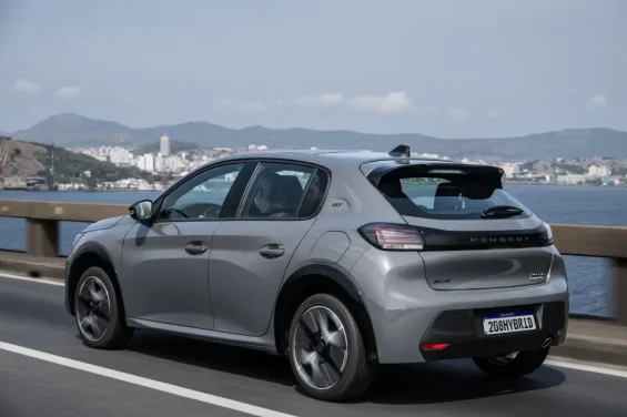 Peugeot 208 GT Hybrid 2