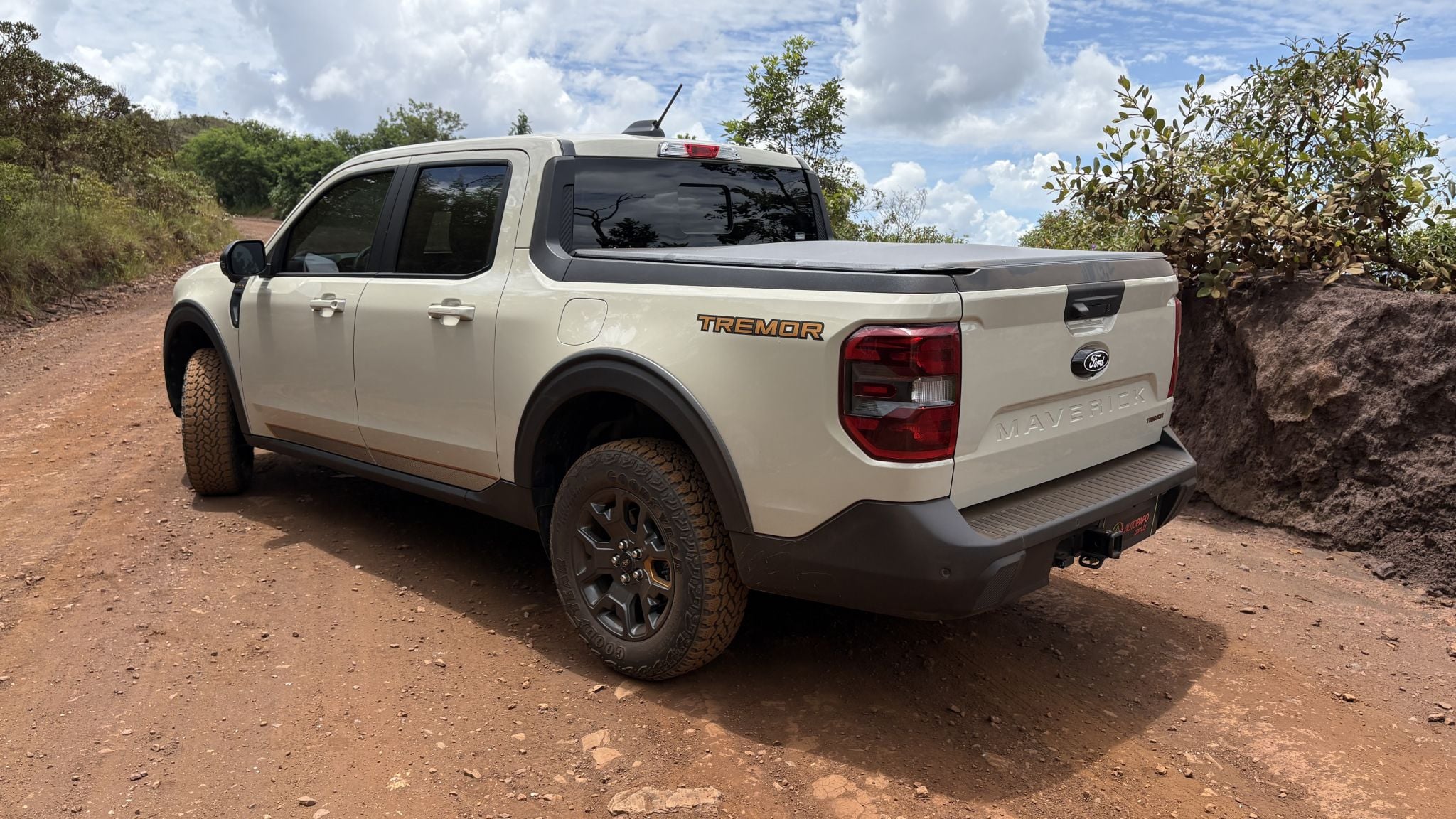 FORD MAVERICK TREMOR 2025 BEGE FRENTE LATERAL TRASEIRA (6)