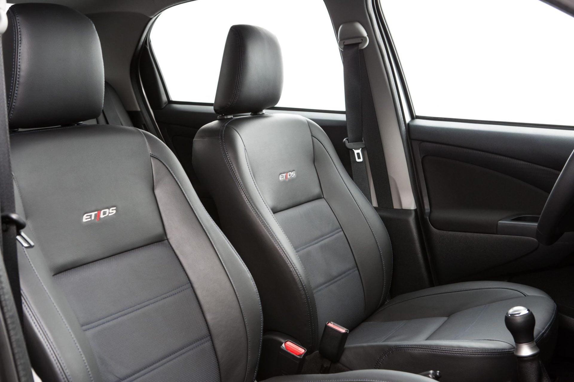 toyota etios platinum hatchback 7