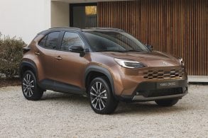 toyota yaris cross hev740